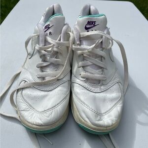 Women’s Nike white sneakers size 10